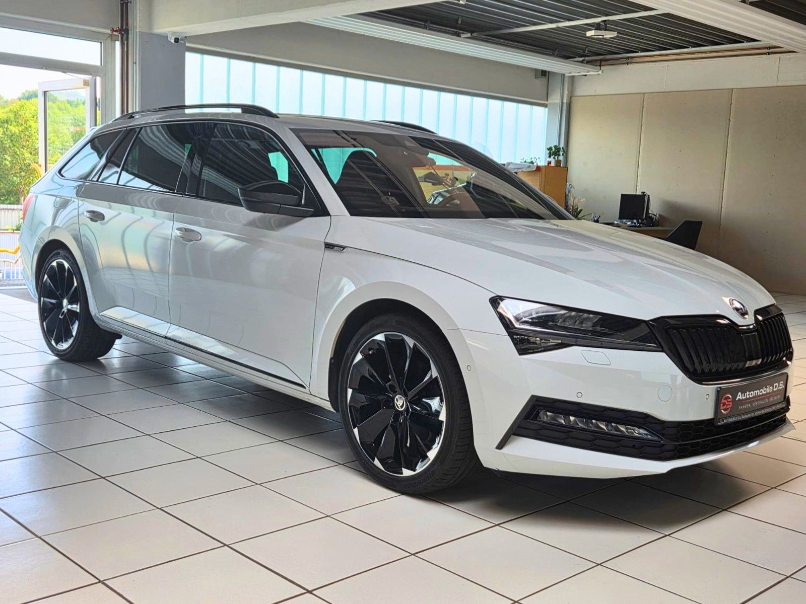 SKODA Superb — zdjęcie 3