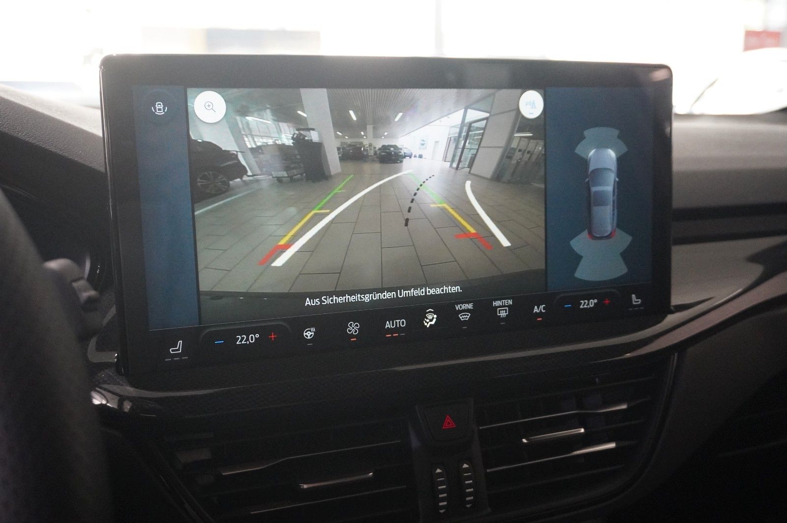 Fahrzeugabbildung Ford Focus Turnier 1.0 ST-LINE X NAVI/LED/KAMERA/DAB+