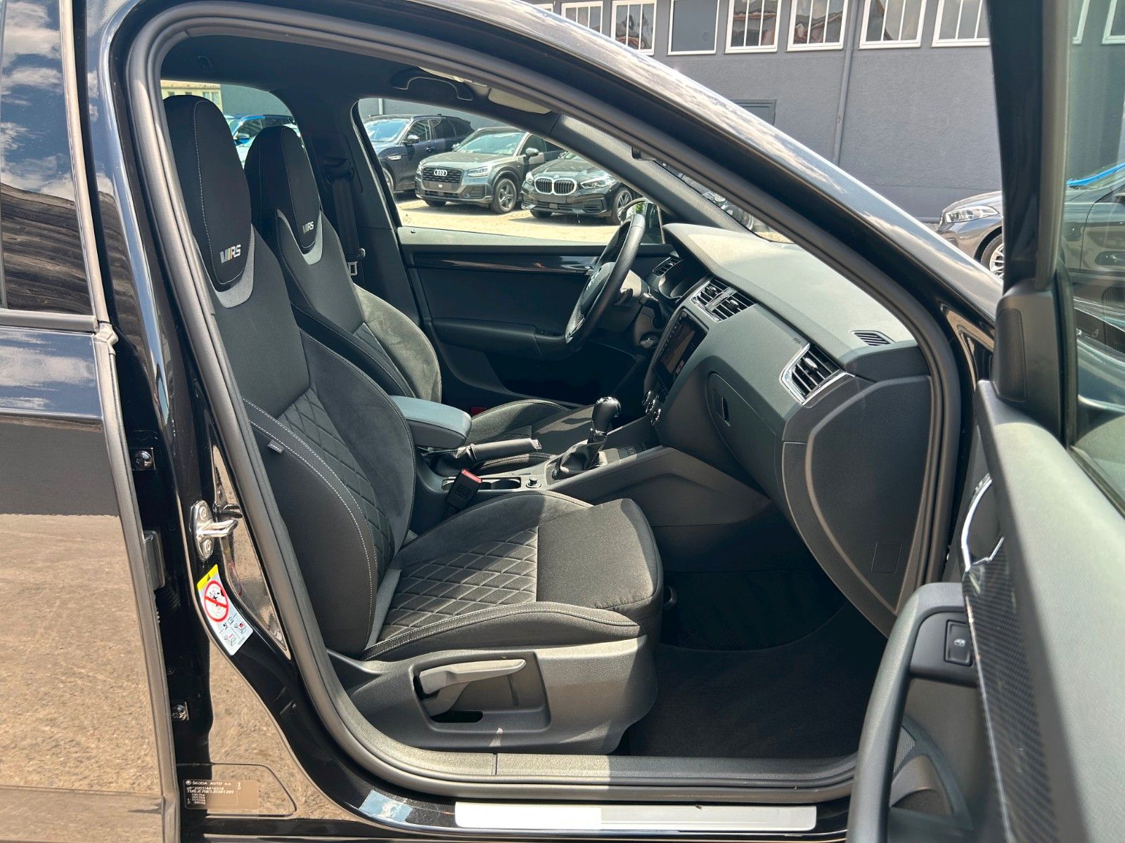 Fahrzeugabbildung SKODA Octavia Combi RS 2.0 TSI DSG