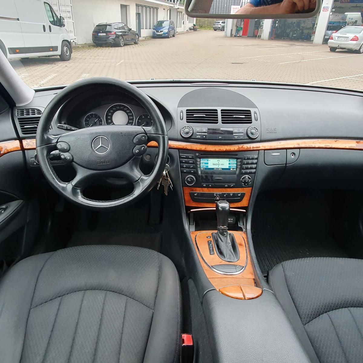 Mercedes-Benz CE 220