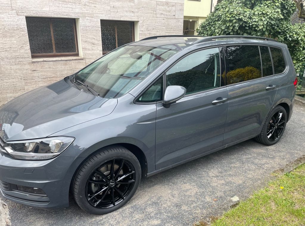 Image of Volkswagen Touran