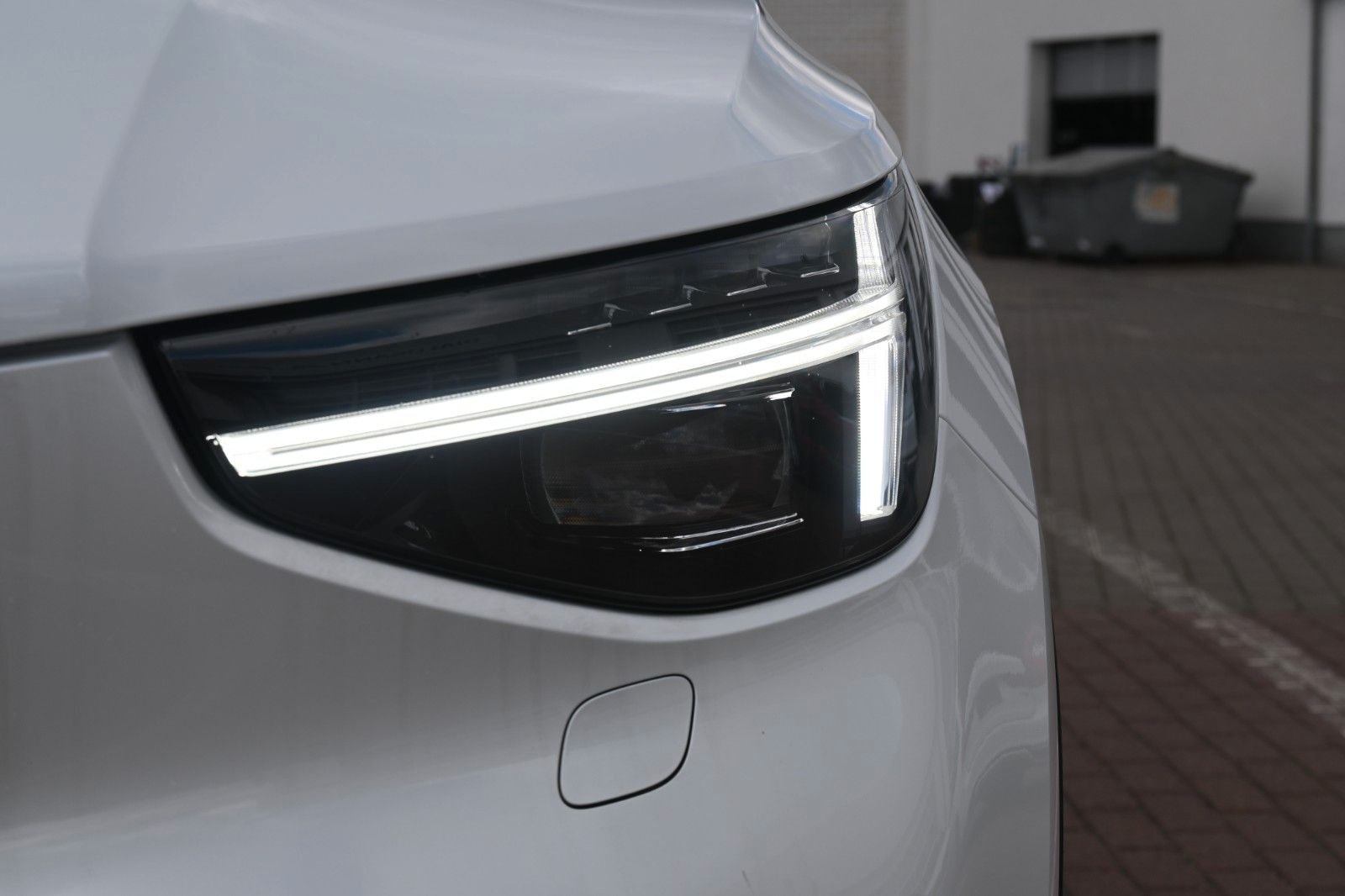 Fahrzeugabbildung Volvo XC40 B4 DKG Ultra Dark*PANO*360°*ACC*AHK