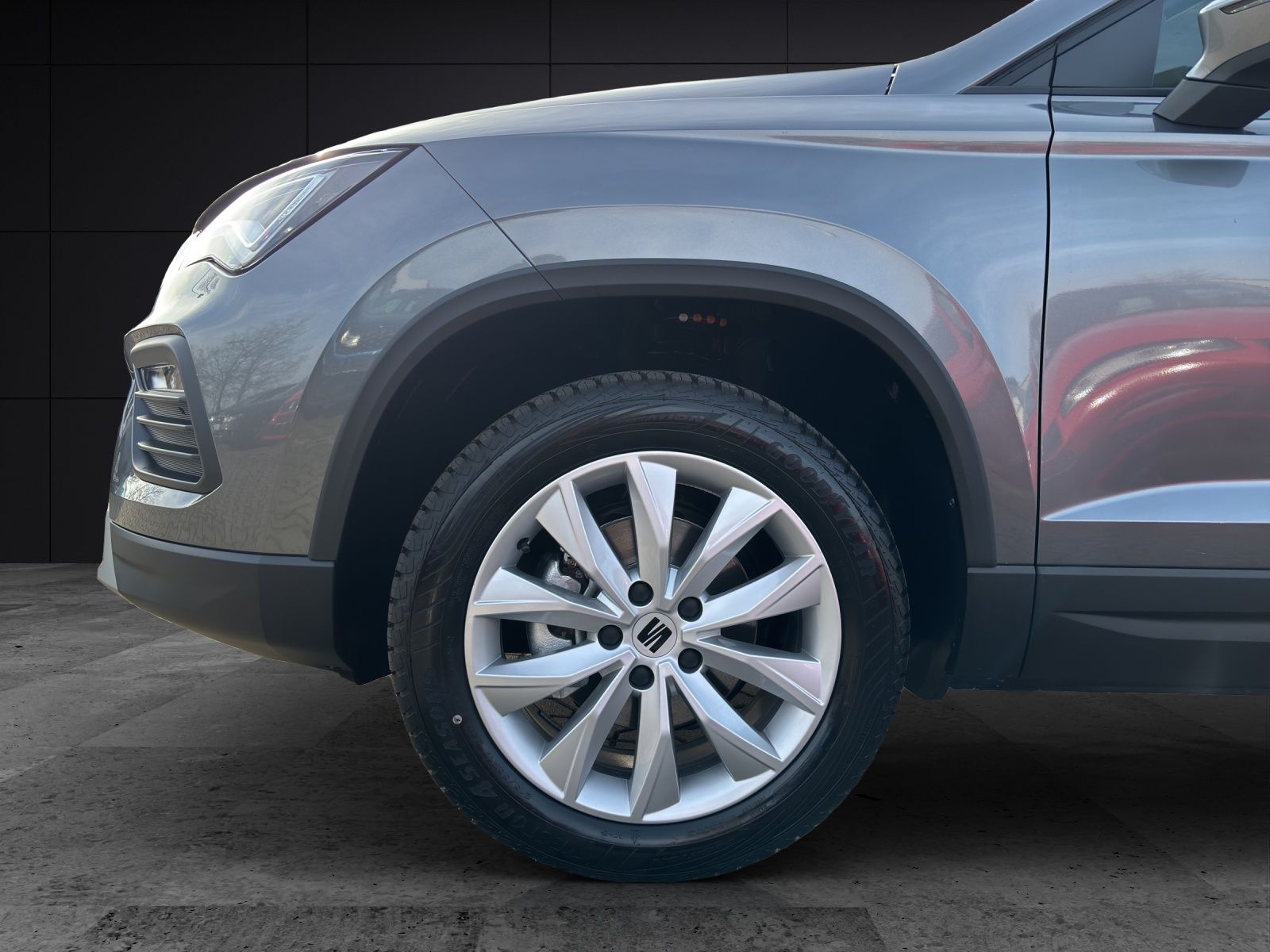 Fahrzeugabbildung SEAT Ateca Road Edition 1,5 TSI DSG GJR Kessy