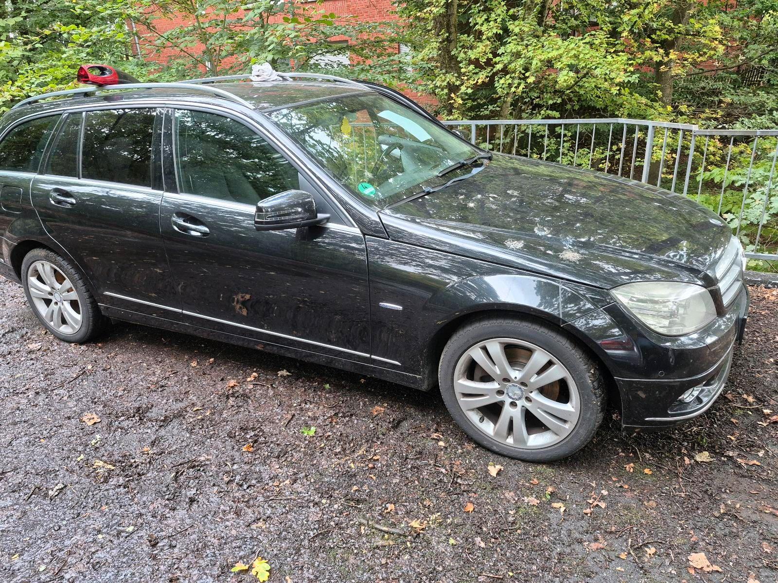 Mercedes-Benz C220 2010 — салон