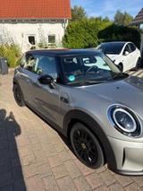 MINI Cooper SE Classic Trim Klima, SHZ, Garantie 2027 - MINI Cooper SE von privat