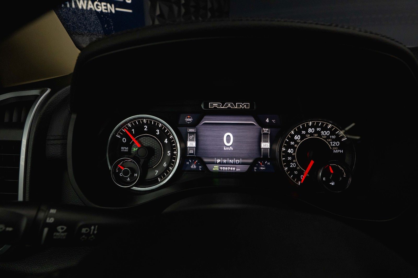 Fahrzeugabbildung Dodge RAM 5.7 V8 HEMI 4x4 OFFROAD Night-Paket *LED*