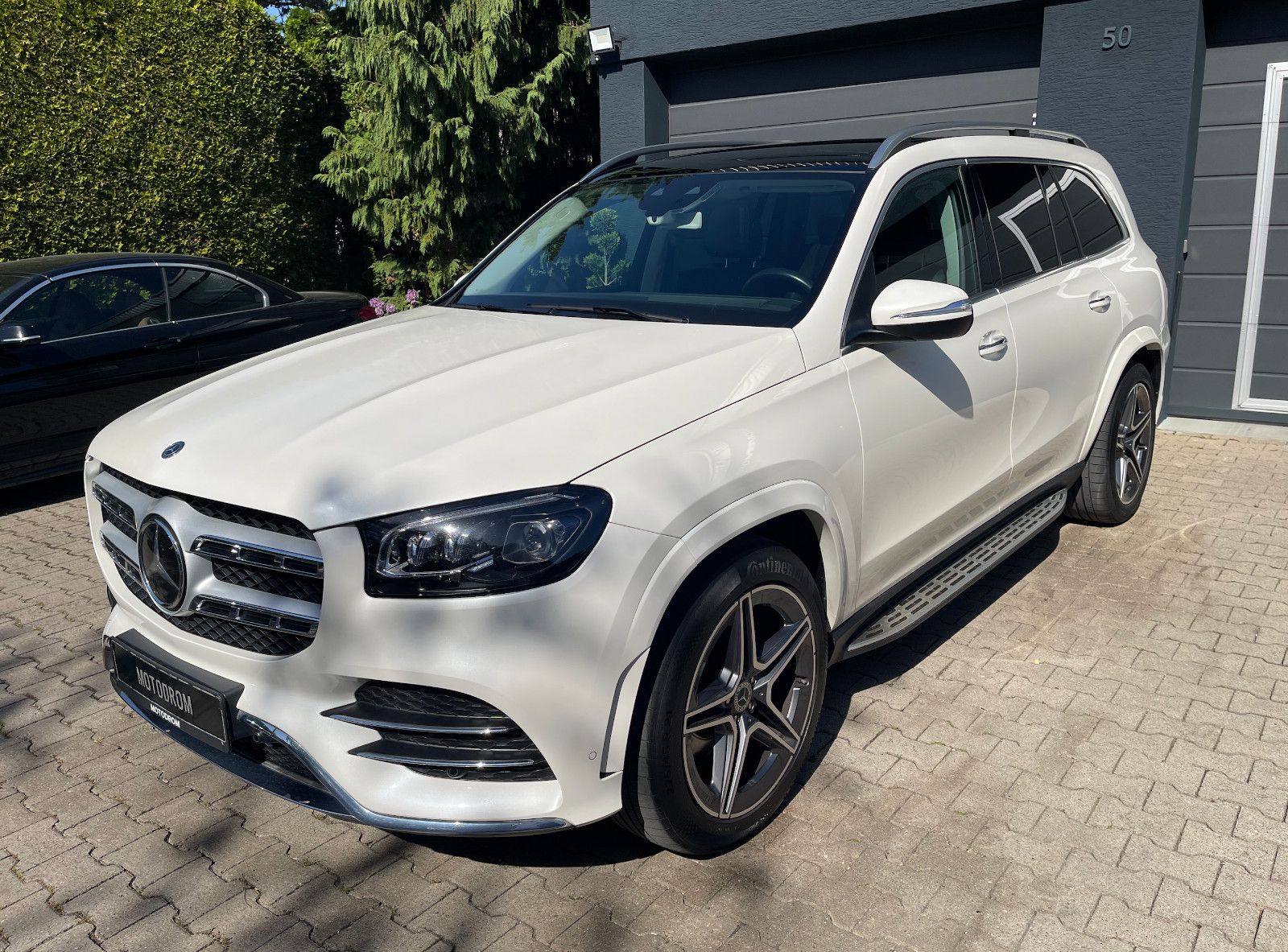 MERCEDES-BENZ GLS350d 4Matic KEYLESS PANO AIR AHK AMG-LINE