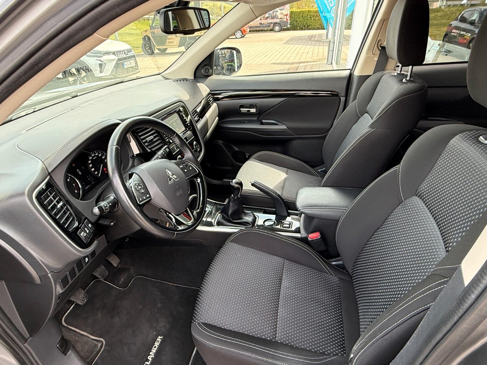 Mitsubishi Outlander 2.0 MIVEC Diamant ClearTec 2WD 