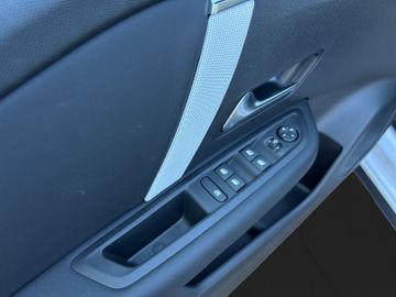 Citroën C4 1.2 PureTech 130 Max LED KAMERA NAVI SHZ ALU