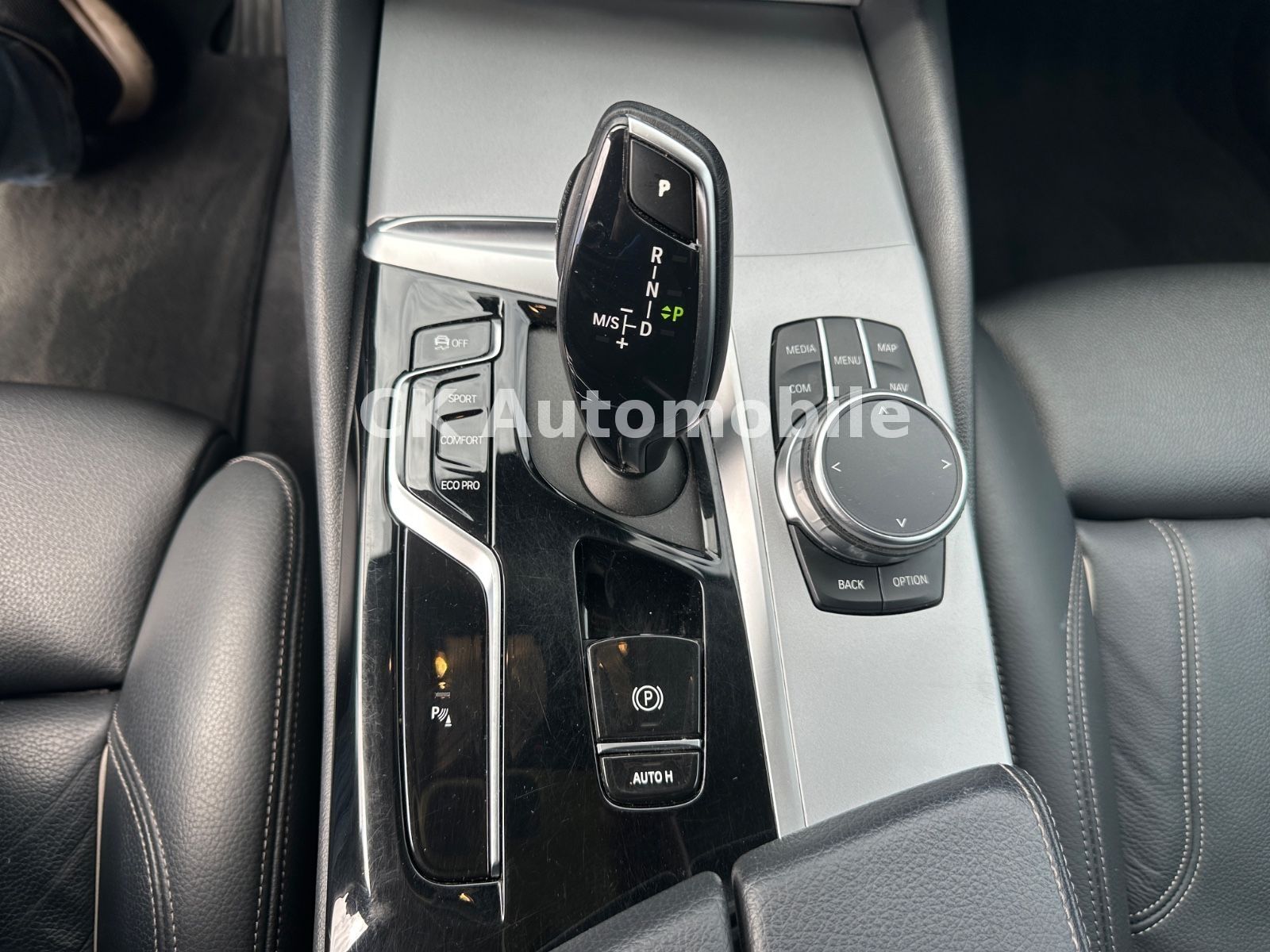 Fahrzeugabbildung BMW 520d Touring/Navi/Leder/Head-Up/Kamera/LED/ACC