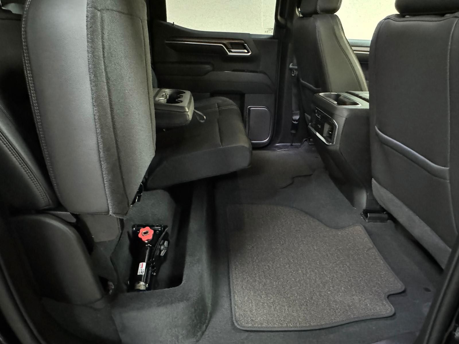 Fahrzeugabbildung Chevrolet 2026 SILVERADO MIDNIGHT DURAMAX DIESEL 4x4 HC