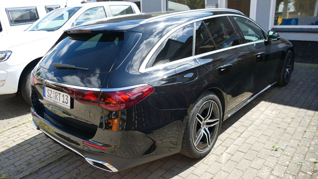 Image of Mercedes-Benz E 200