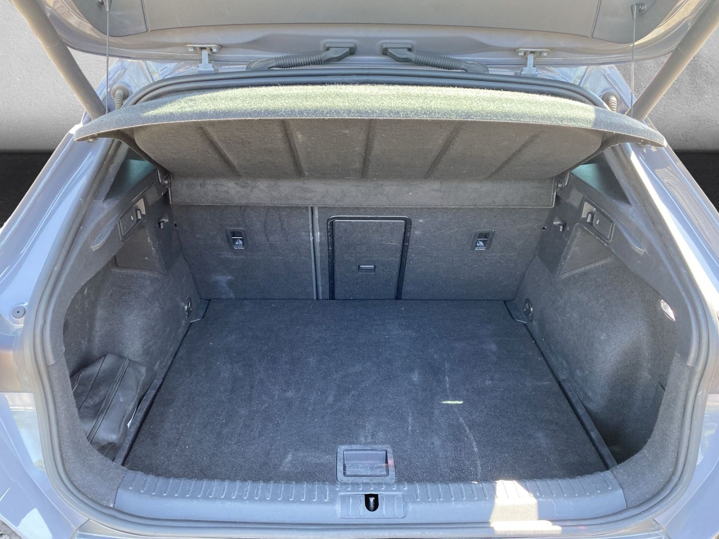 Fahrzeugabbildung CUPRA Formentor VZ 4Drive 2.0 TSI EU6d AD Navi Leder D