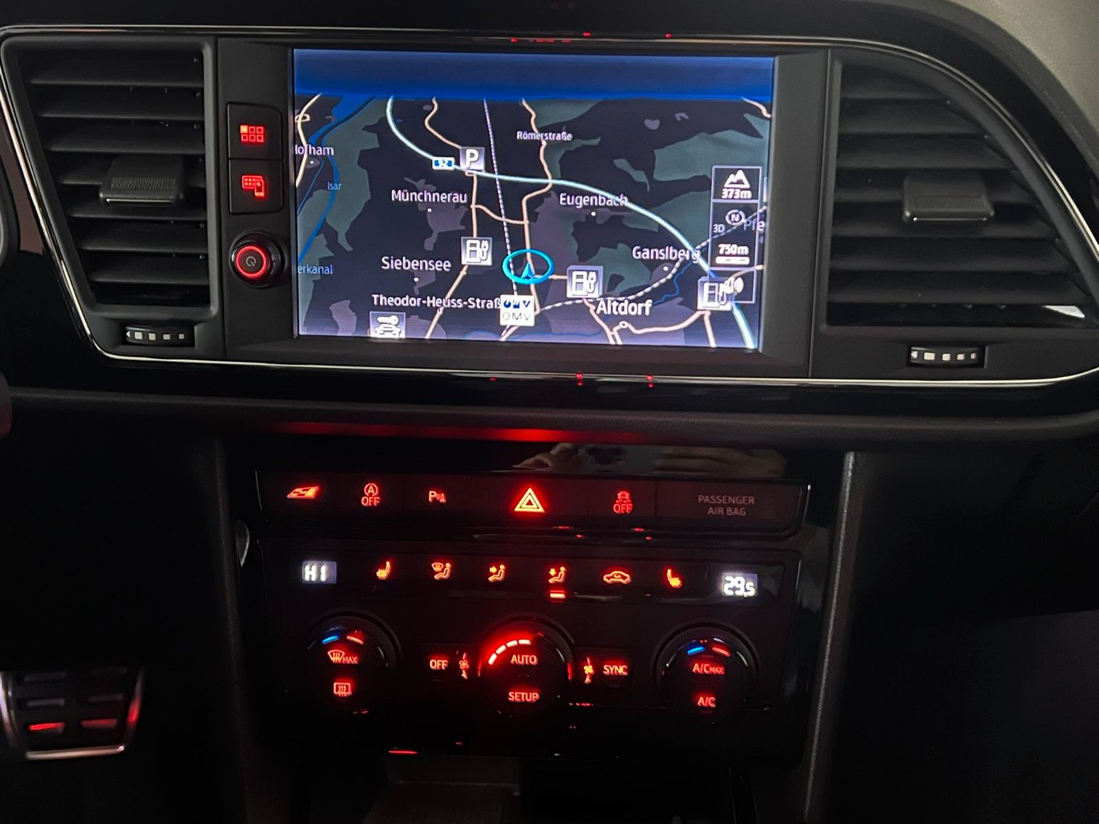 Fahrzeugabbildung SEAT Leon ST Cupra 300 4Dr. PERFORMANCE/SCHALE/BEATS