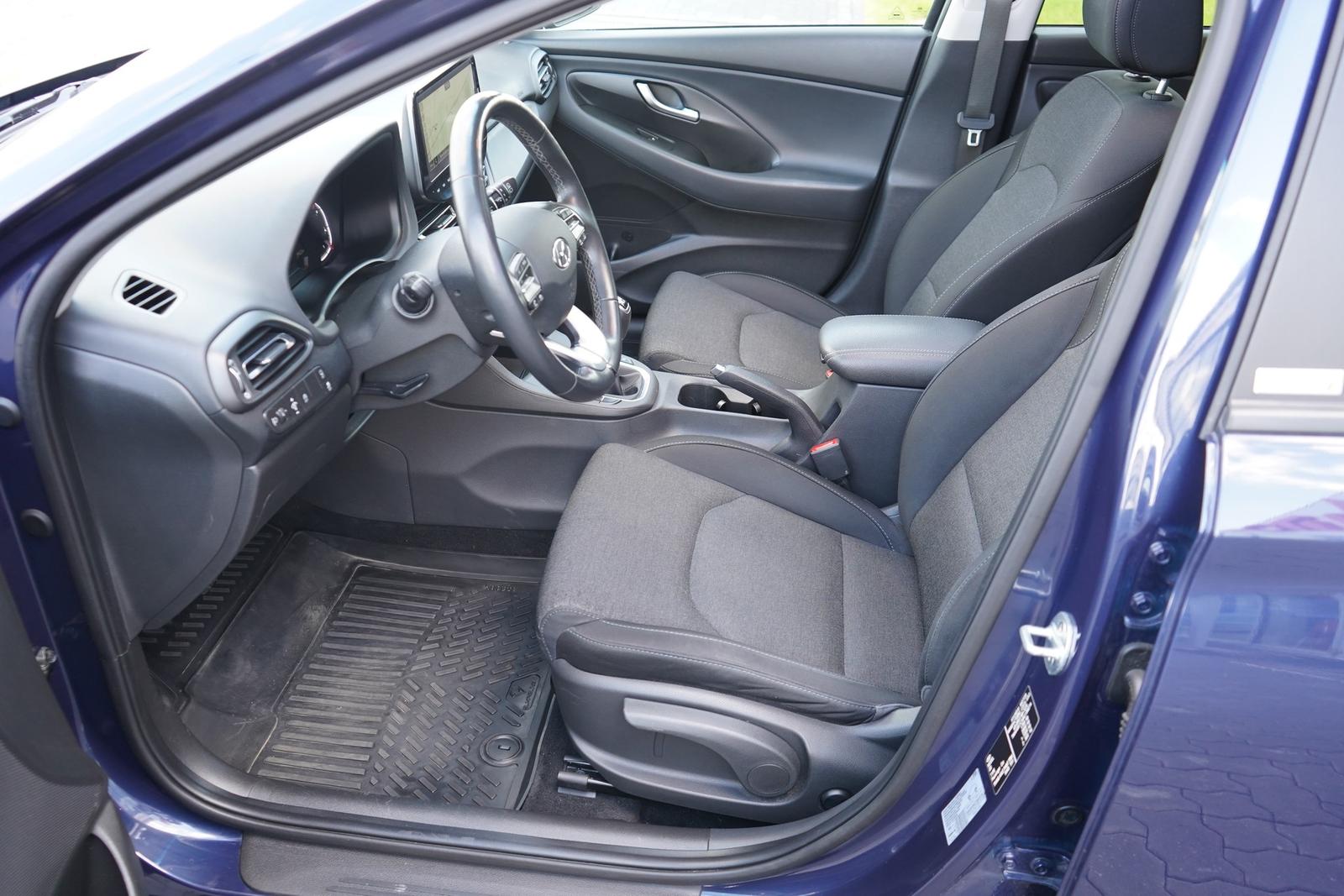 Hyundai i30 1.5 LED Navi Panorama Kamera Tempomat DAB