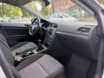 Volkswagen Golf - 8