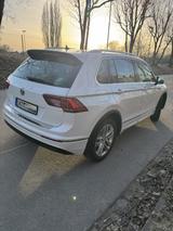 Volkswagen Tiguan 2.0 TDI SCR 140kW DSG BMT 4MOT Highli... - Volkswagen Tiguan: TDI 140