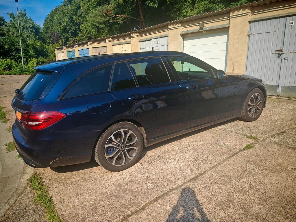 Image of Mercedes-Benz C 220