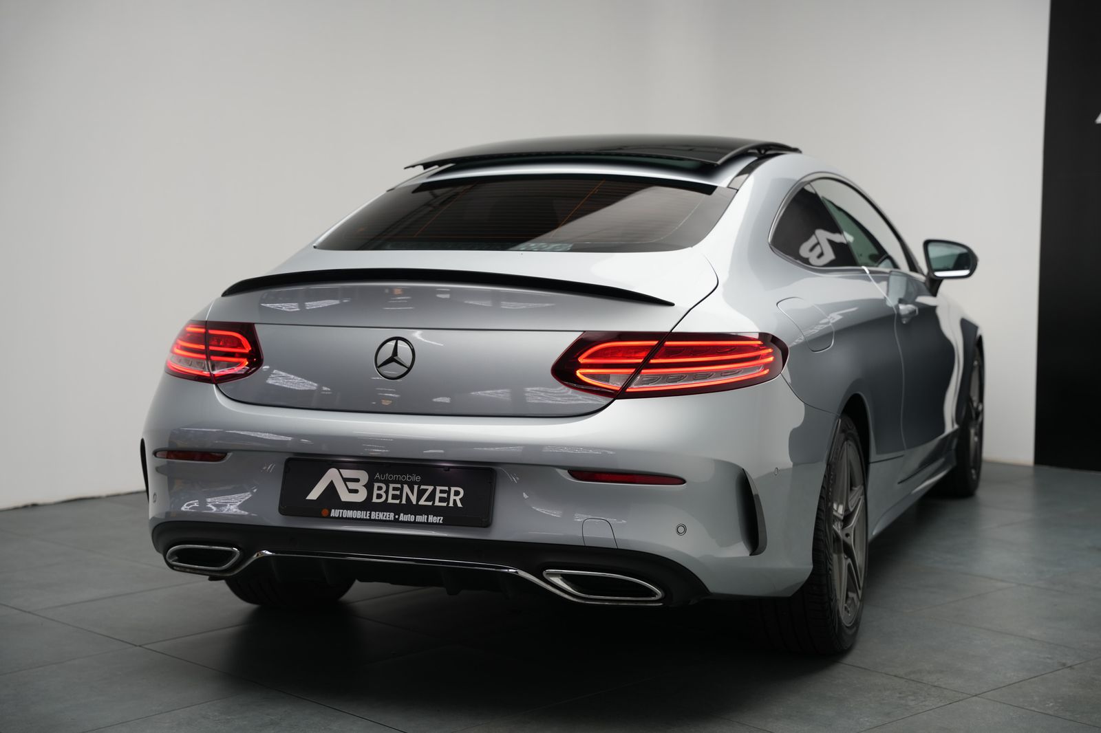 Fahrzeugabbildung Mercedes-Benz C 220d *AMG*Panorama*Ambiente*MBUX*SHZ*