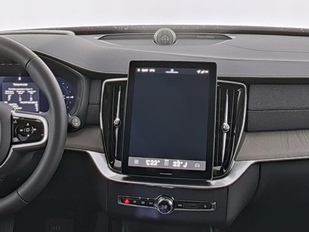 Volvo XC90 T8 AWD Ultra Bright !!B&W+MASSAGE+LUFTFW!!