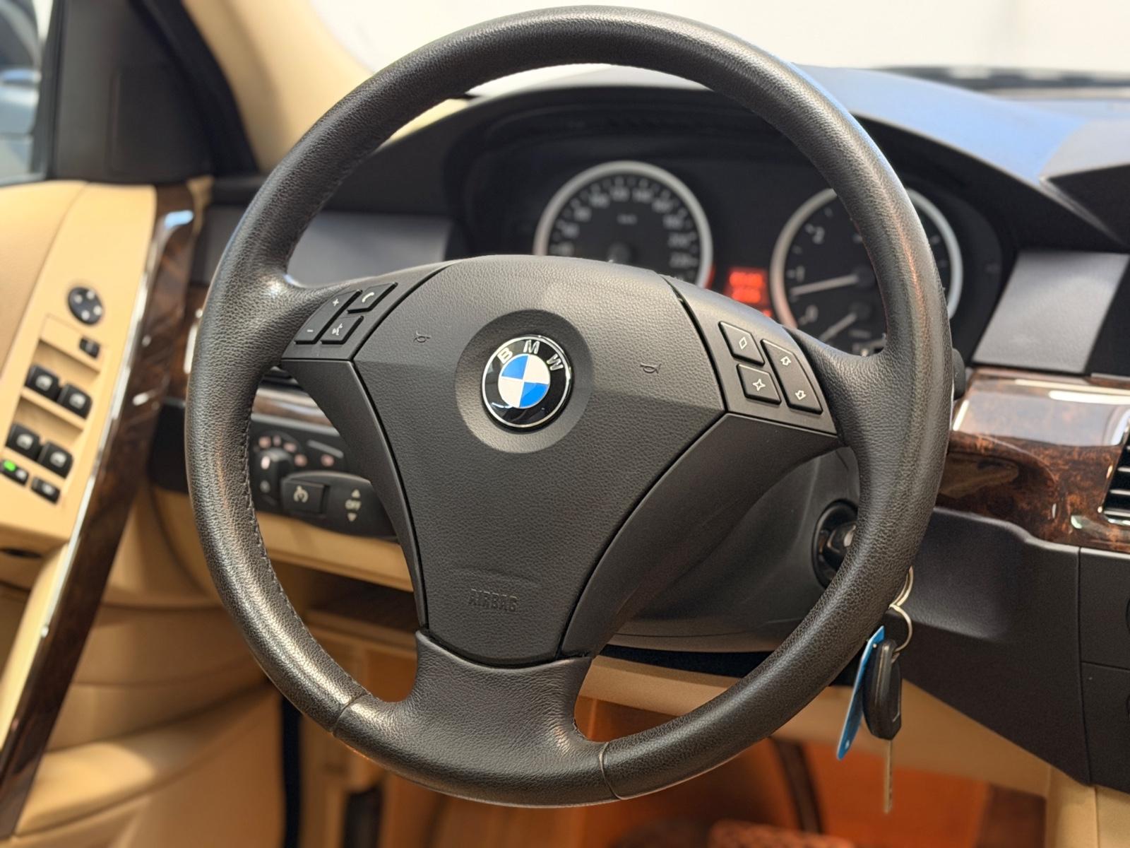BMW 530i Limousine Exklusive/Automatik/Nur 88Tkm/Nav