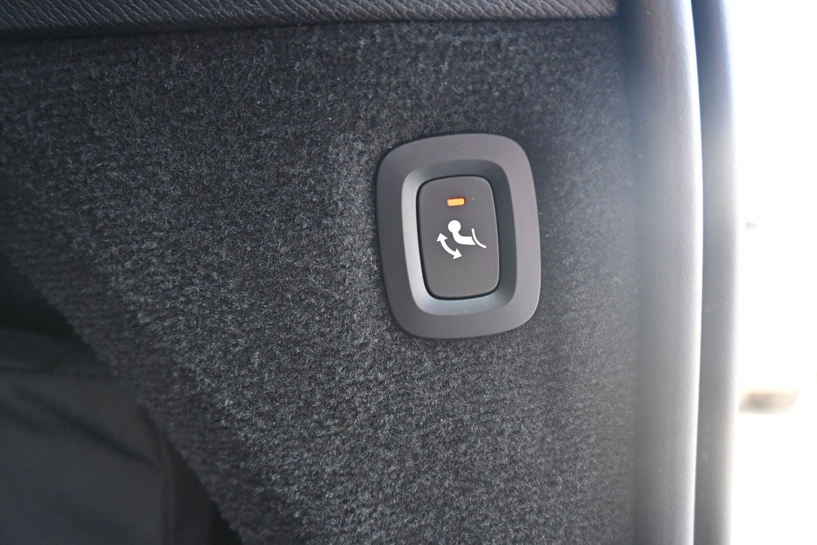 Fahrzeugabbildung Volvo XC90 T8 AWD Plus Dark*PANO*360°*HuD*H&K*ACC