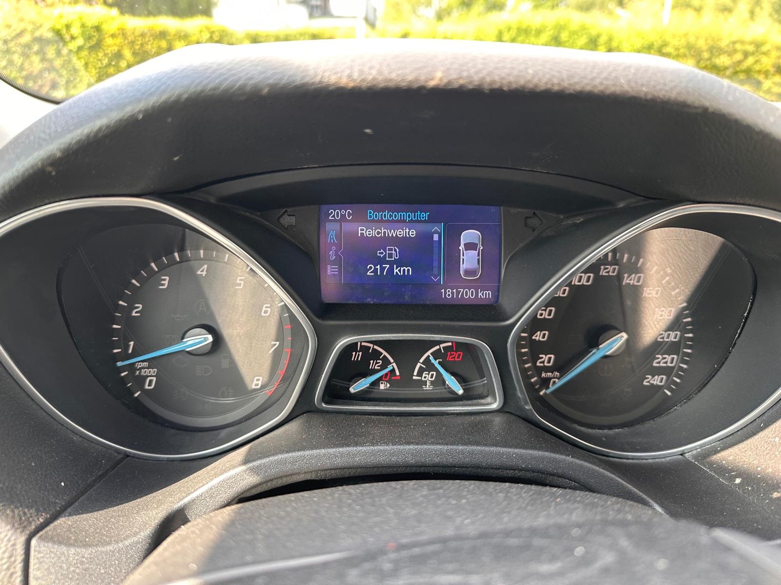 Ford Focus 2014 — photo 7