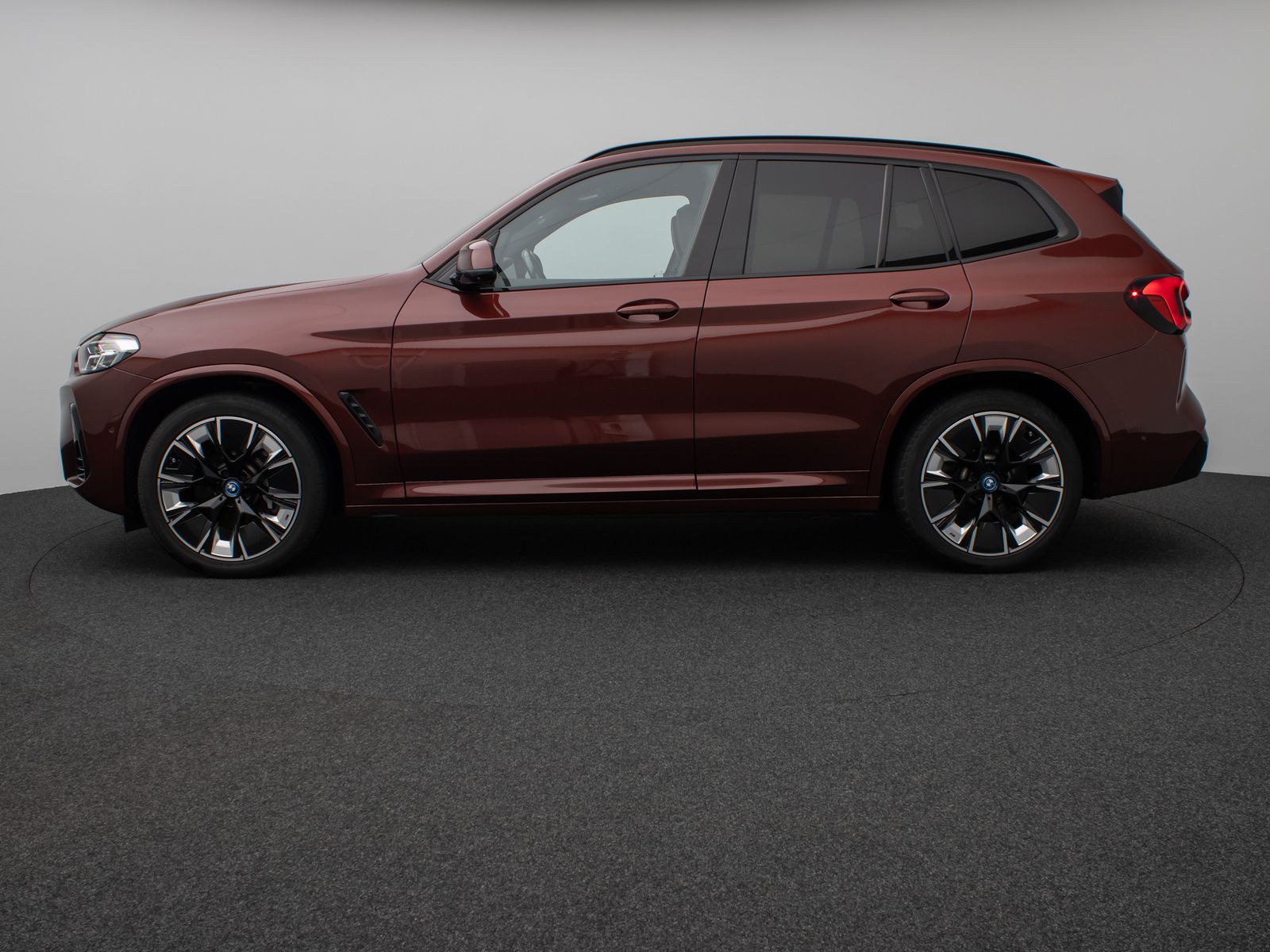 Fahrzeugabbildung BMW iX3 Impressive M Sport Panorama Kamera HUD H/K