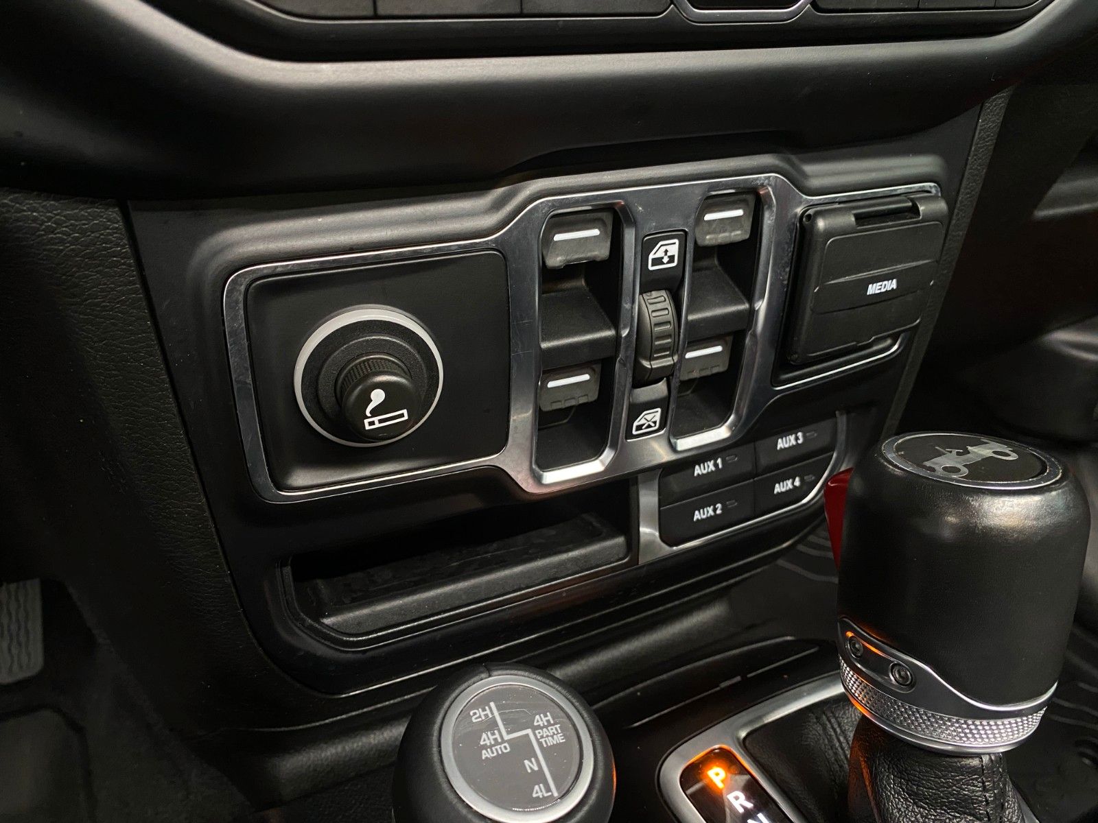 Fahrzeugabbildung Jeep Wrangler 2.2 CRDi Sahara Night Edition +Garantie