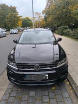 Volkswagen Tiguan 2.0 TDI SCR 4MOTION SOUND SOUND - mit Diesel-Antrieb: Schwarz, Alcantara, Sitzbelüftung, Geländewagen