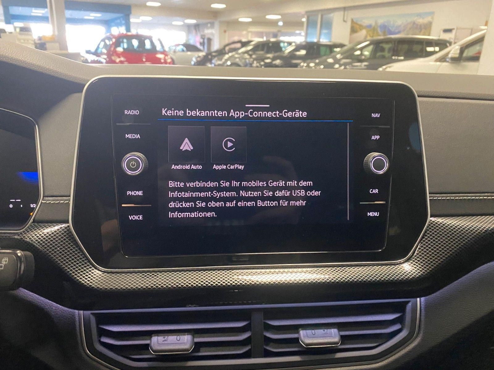 Fahrzeugabbildung Volkswagen T-Cross 1.0 TSI DSG ACC+AHK+SHZ+MATRIX LED+