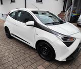 Toyota Aygo (X) Navi Kamera 1,0-l-VVT-i x x - Toyota Aygo (X) in Karlsruhe