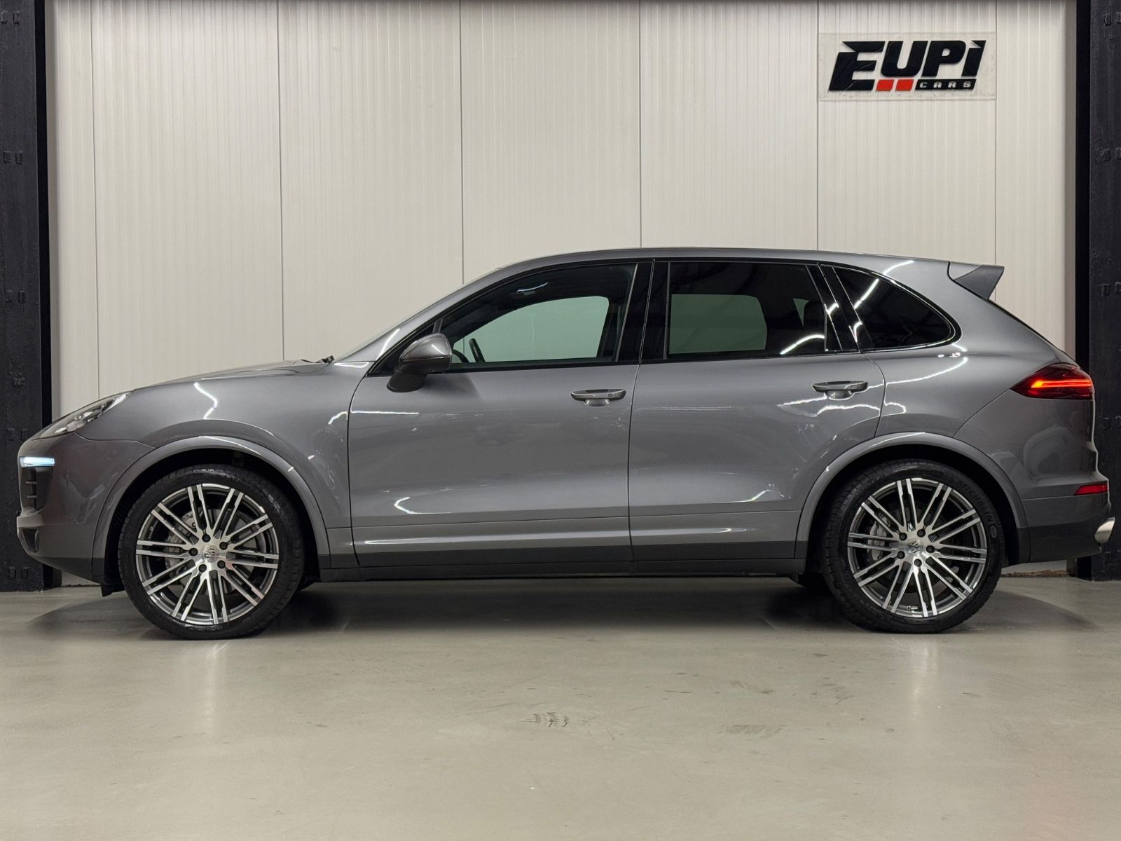 Fahrzeugabbildung Porsche Cayenne S/Pano/R.Kamera/R21 Turbo Rad/Bose