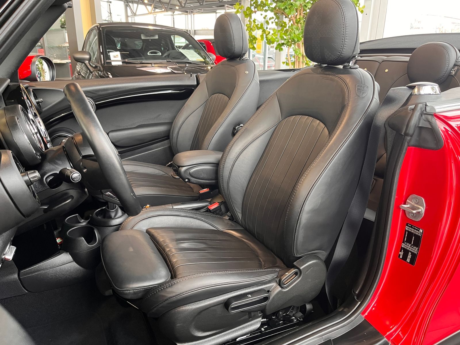 Fahrzeugabbildung MINI Cabrio Cooper S LED NAVI ALU