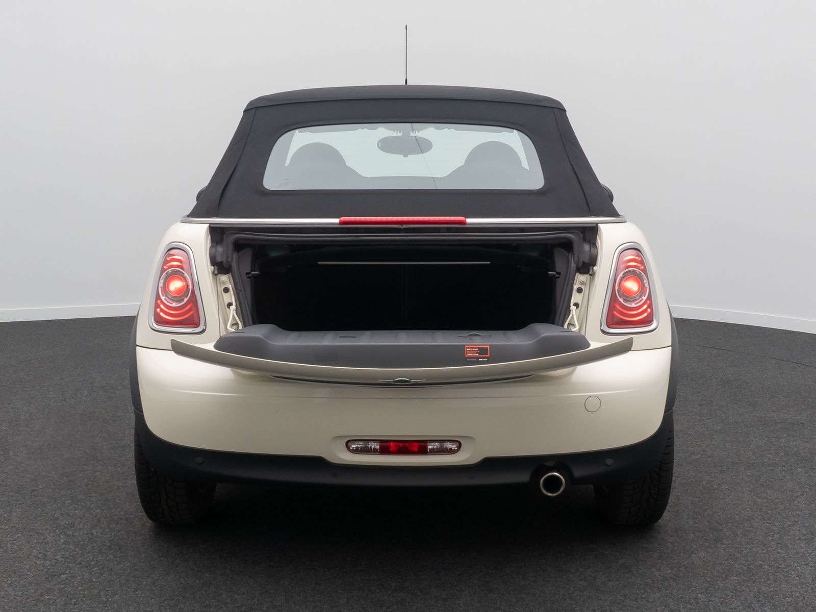 Fahrzeugabbildung MINI Cooper Cabrio PDC Lederlenkrad Sitzhzng MP3 LM