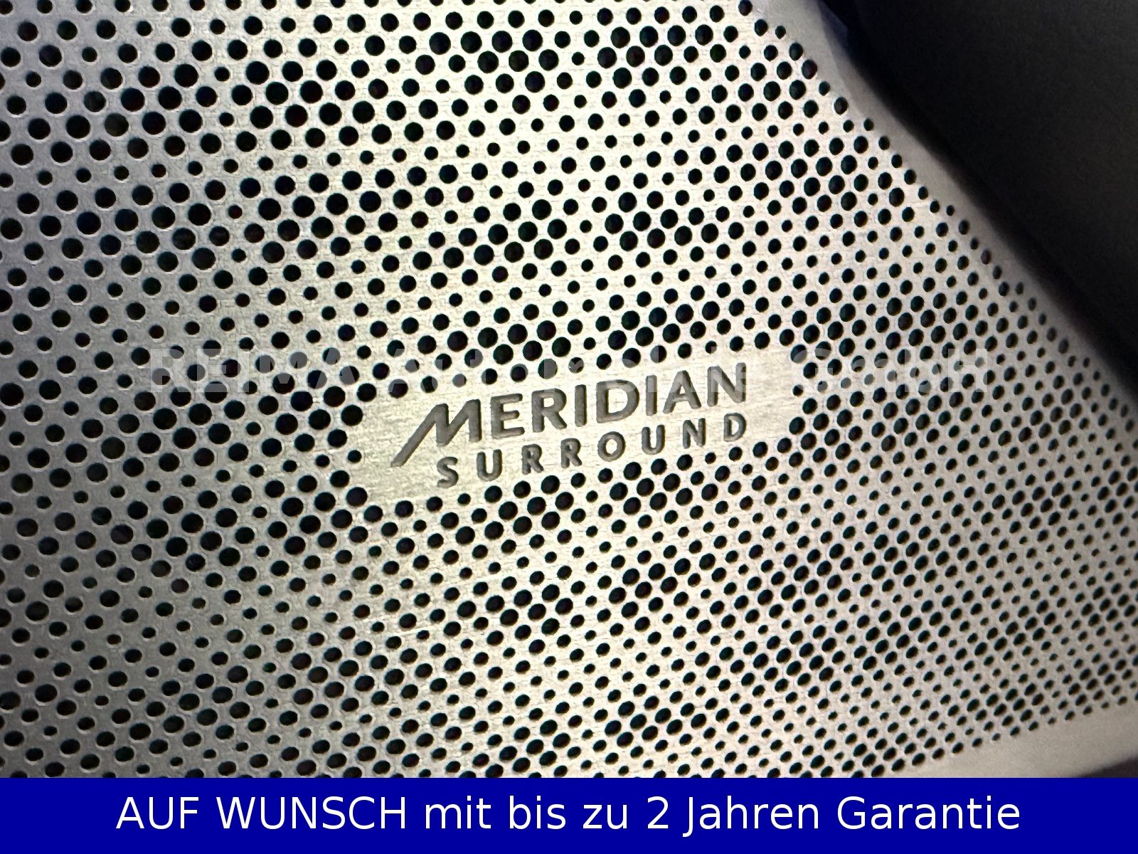 Fahrzeugabbildung Land Rover Range Rover Velar 3,0i R-Dynamic AWD, Pano