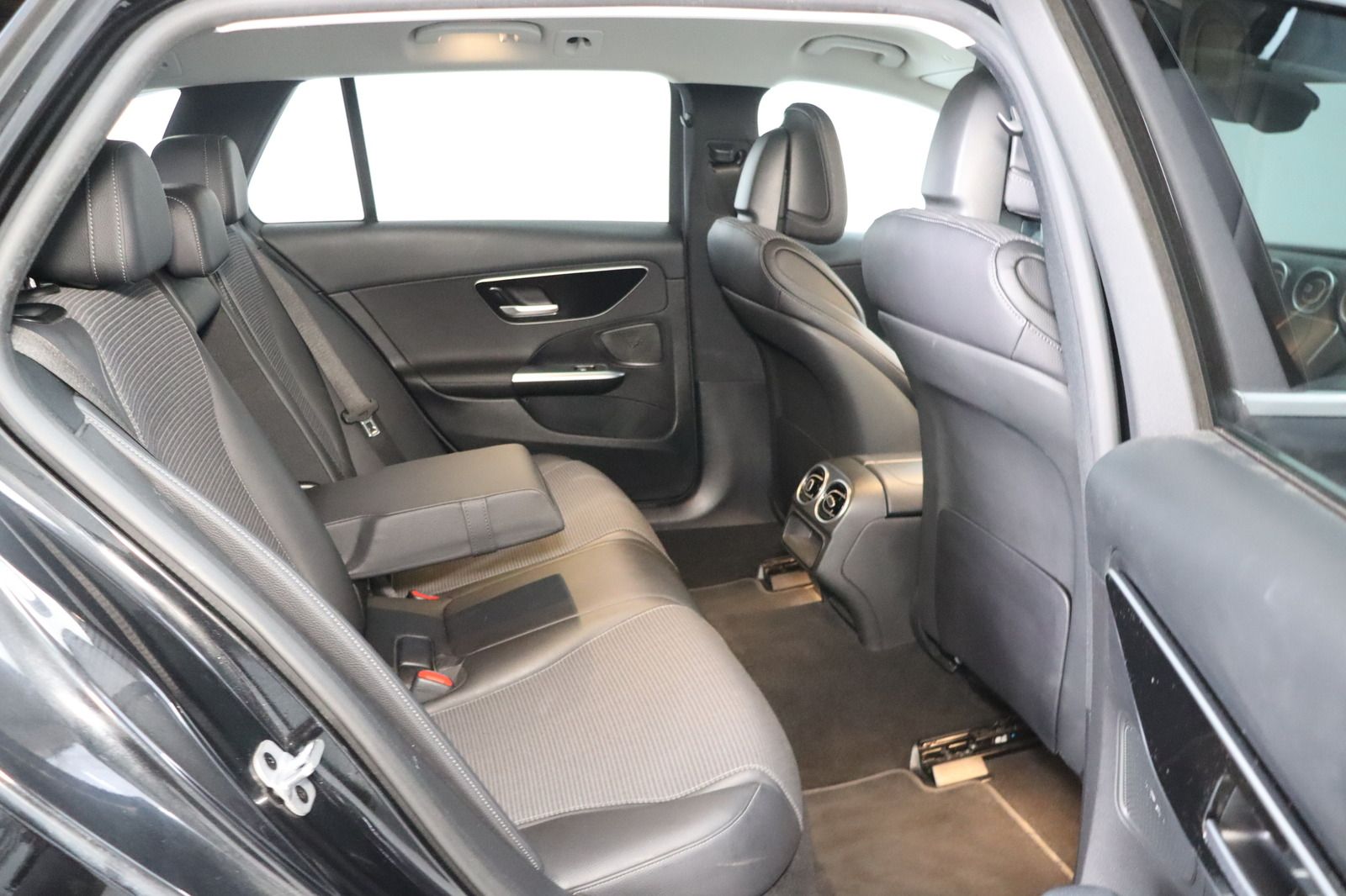 Fahrzeugabbildung Mercedes-Benz C 220 T d * LED * Standhzg. *