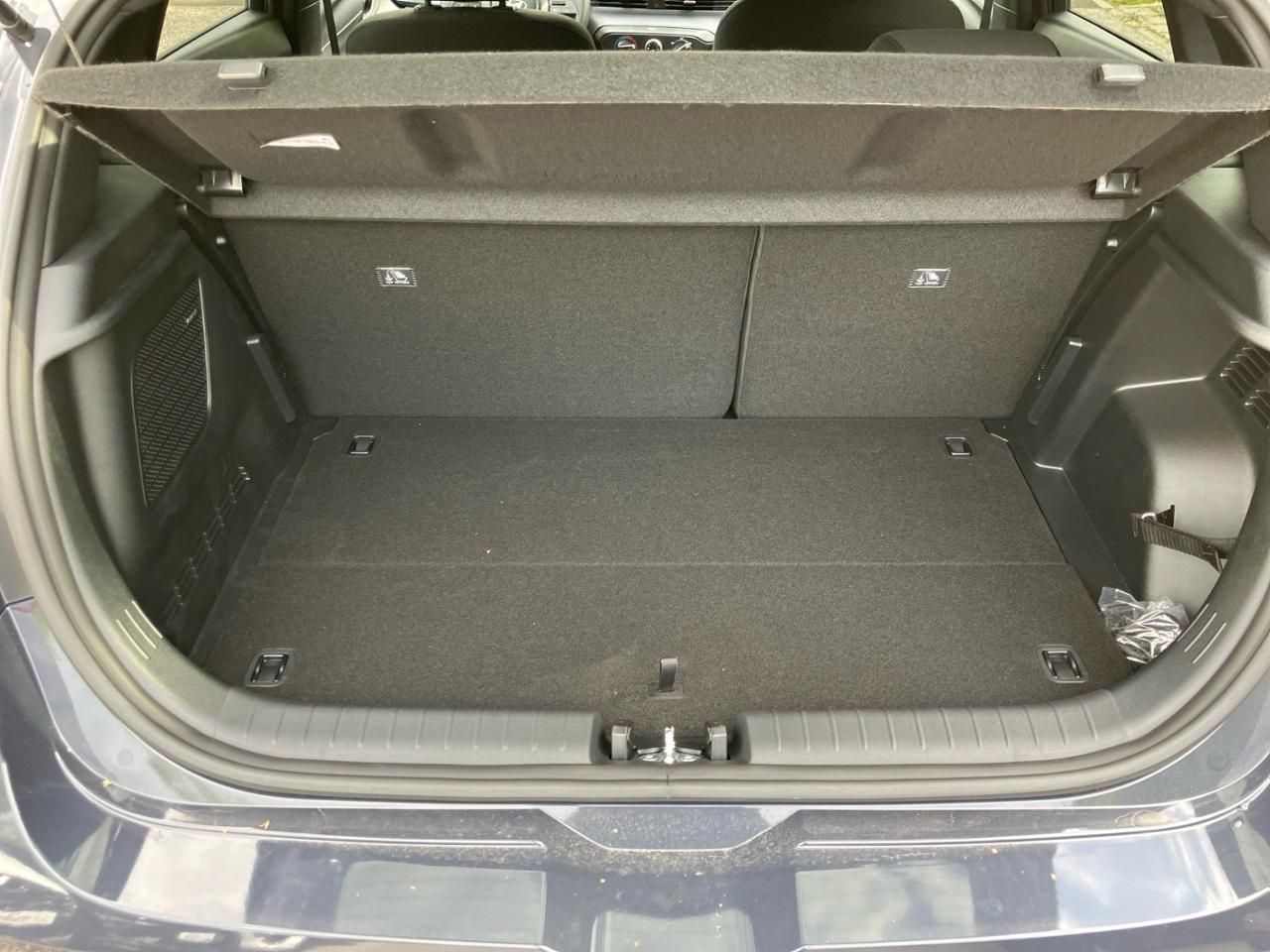 Fahrzeugabbildung Hyundai i20 BLACKLINE SHZ*LHZ*NAVI*CARPLAY