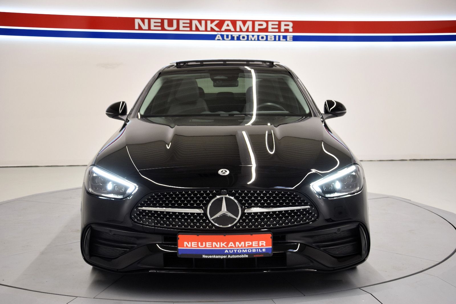 Fahrzeugabbildung Mercedes-Benz C 300 d 4Matic Limo Panorama AMG Leder ACC 19"