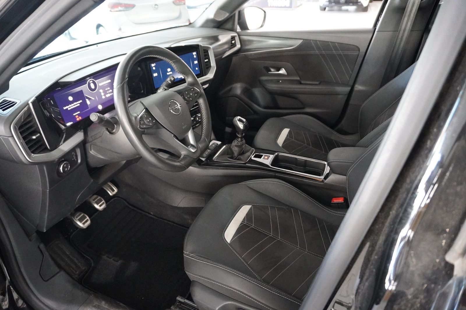 Fahrzeugabbildung Opel Mokka 1.2T ULTIMATE NAVI/LED/KAMERA/SPORT/SH/DAB