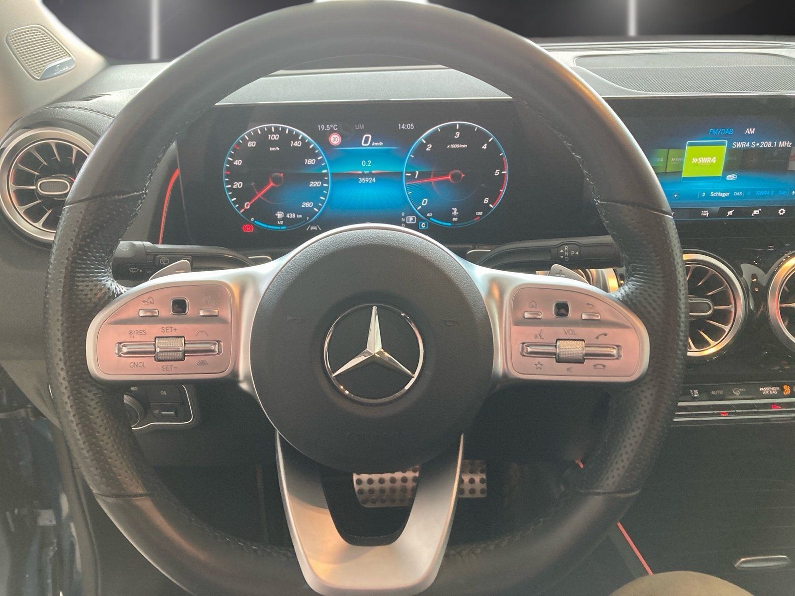 Fahrzeugabbildung Mercedes-Benz GLB 220 d 4M AMG*STDHZG*AHK*Distro*Burm*HUD*360*