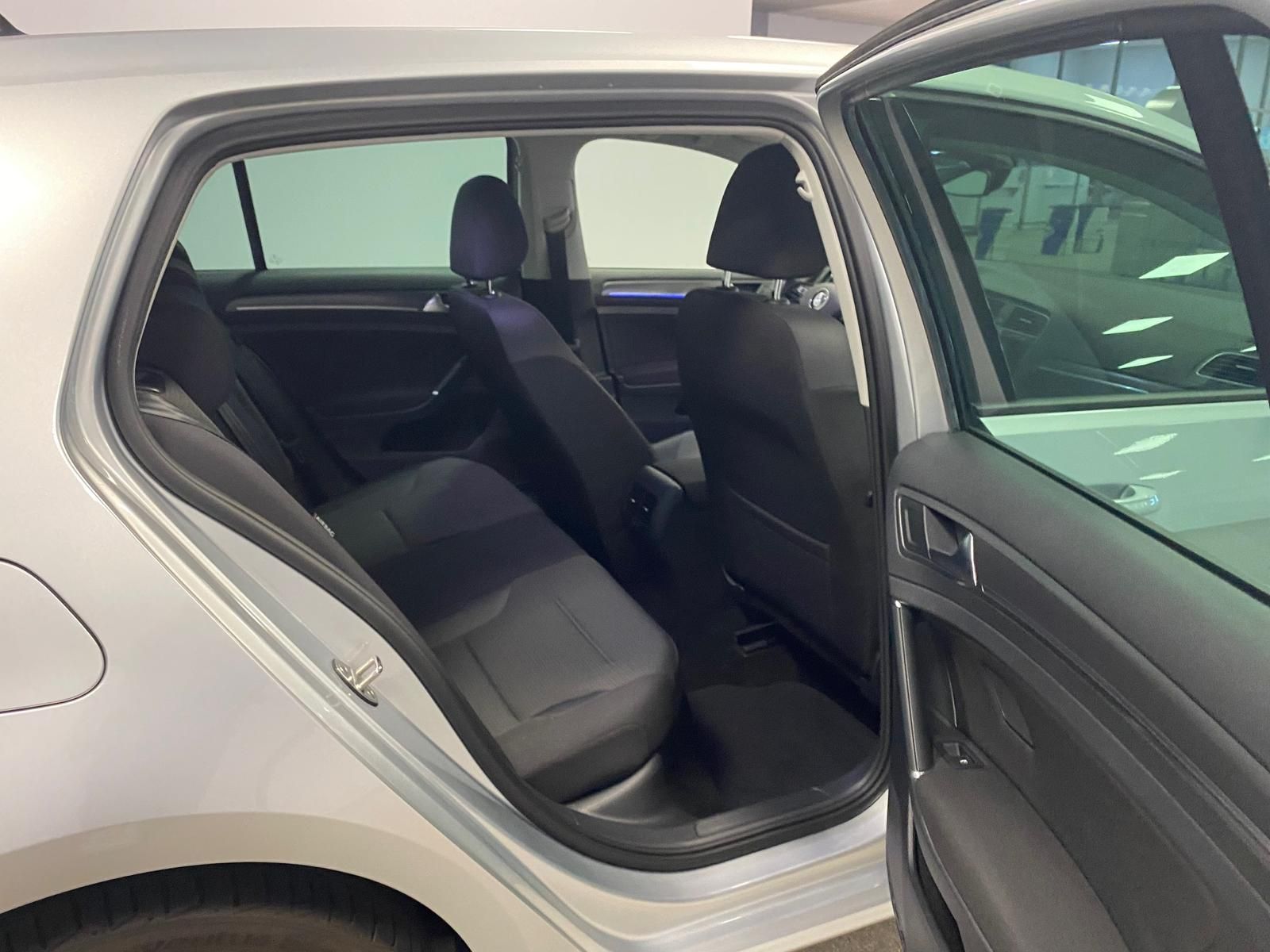 Fahrzeugabbildung Volkswagen Golf e-Golf Comfortline+ACC+RFK+NAVI+WÄRMEPUMPE