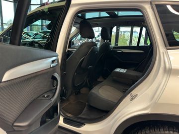 BMW X1 xDrive 20 d *HeadUp*Pano*AHK*Kamera*