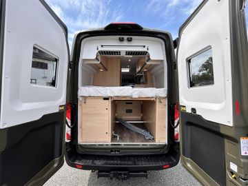 Sunlight Cliff 4x4 Greentrek 590 MATT GRÜN DELTA RAPTOR