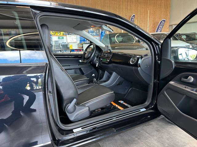 MYAUTOCENTER – Gebraucht- und Jahreswagen mit Werkstattservice in Pfaffenhofen Volkswagen up! black up! *Sitzh.*Navi*Klima*TÜV0428*