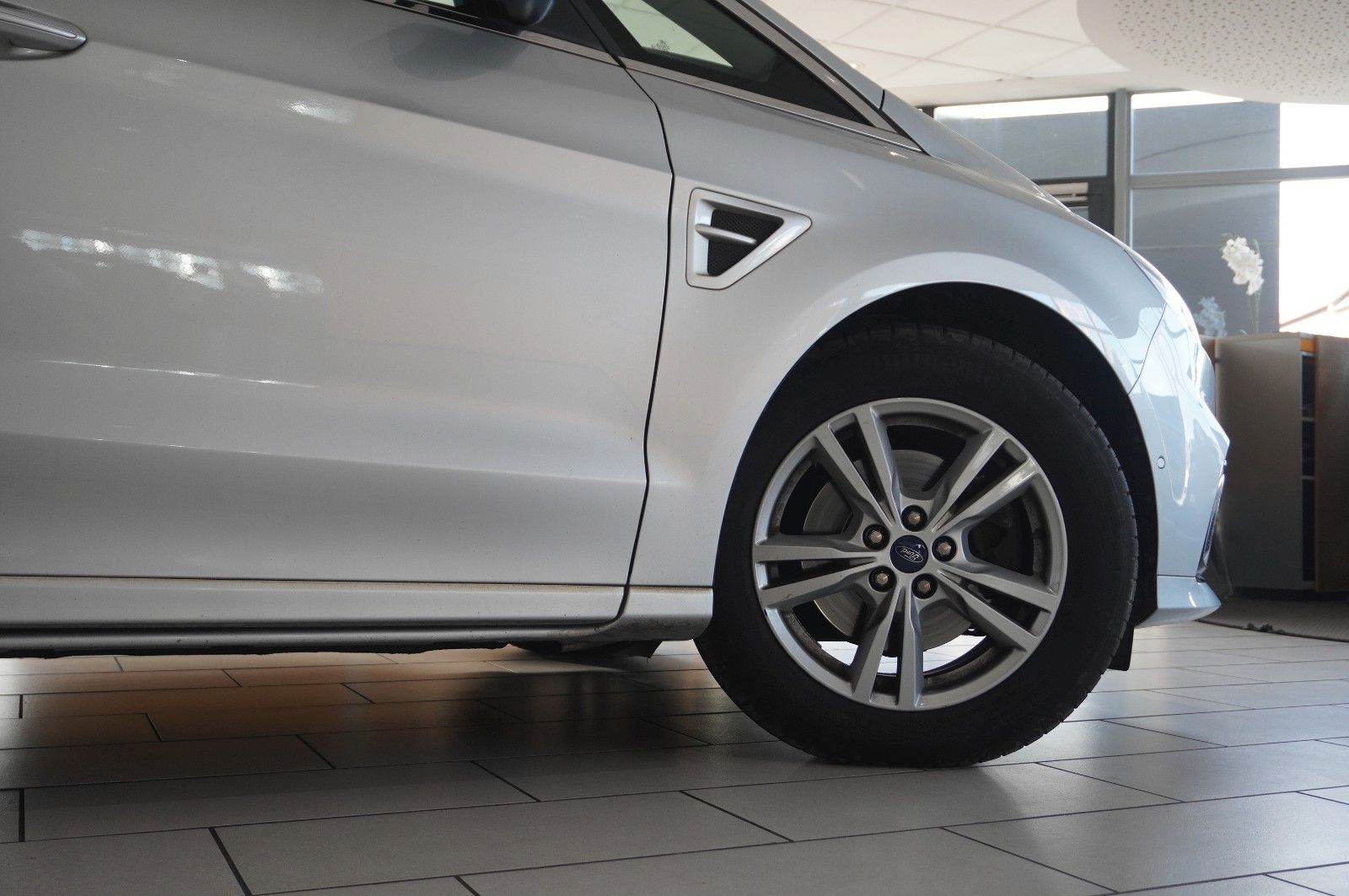 Fahrzeugabbildung Ford S-Max 2.0D TITANIUM NAVI/SHZ/KAMERA/SPORT/AHK