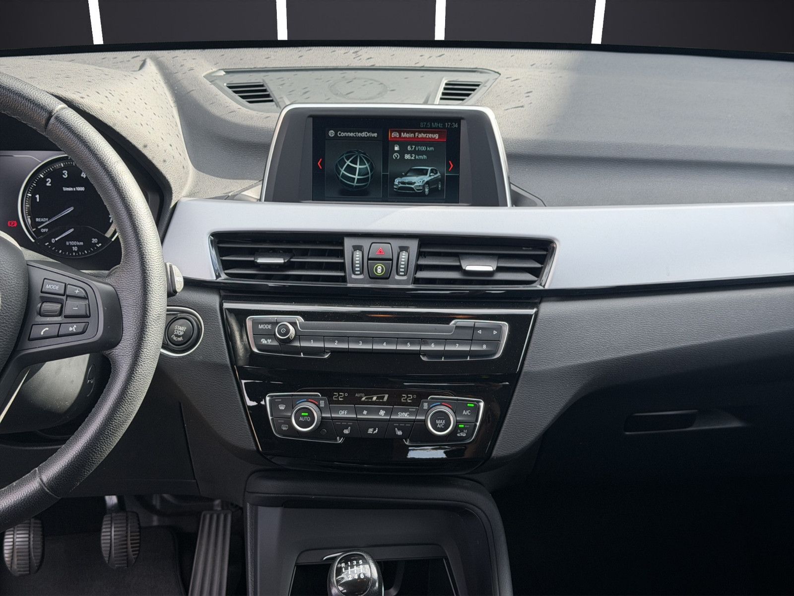 Fahrzeugabbildung BMW X1 sDrive 18 i Advantage PDC*Shzg*2-Zo.Klima*