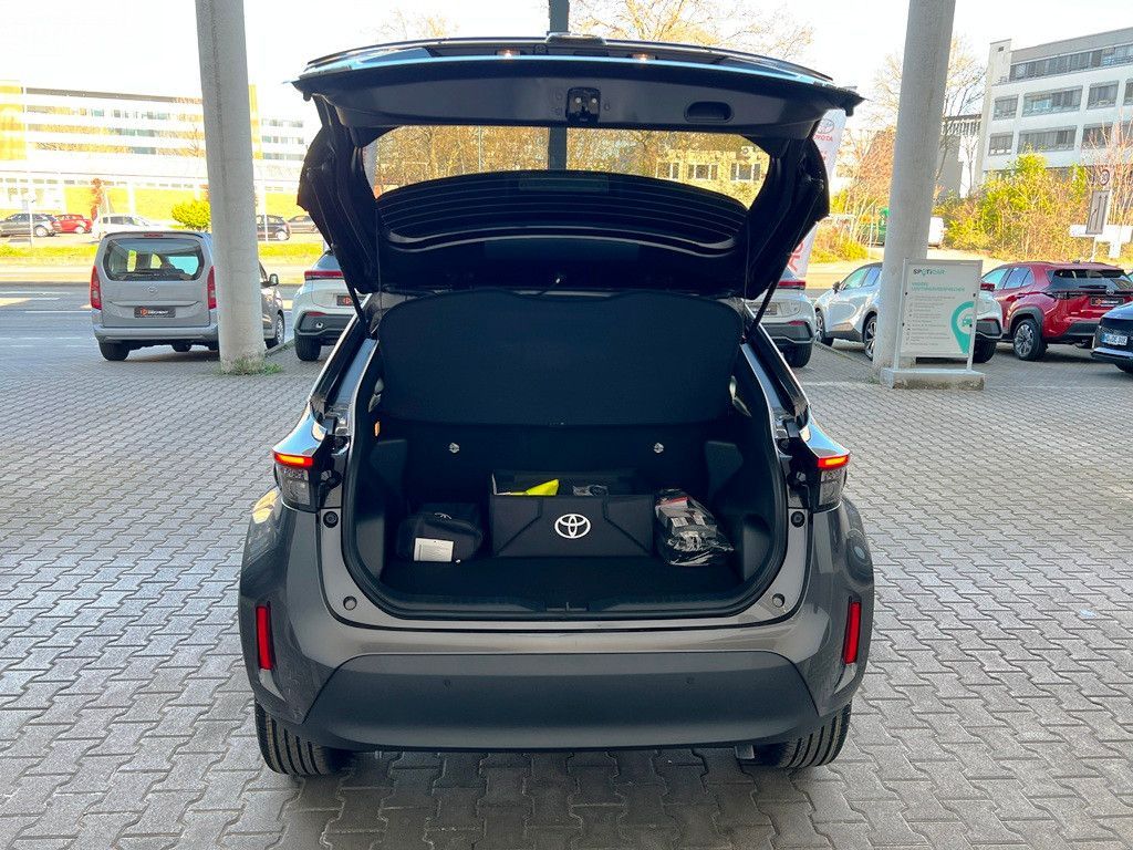 Fahrzeugabbildung Toyota Yaris Cross 1.5 E FWD Teamplayer KlimaA,LED,Navi