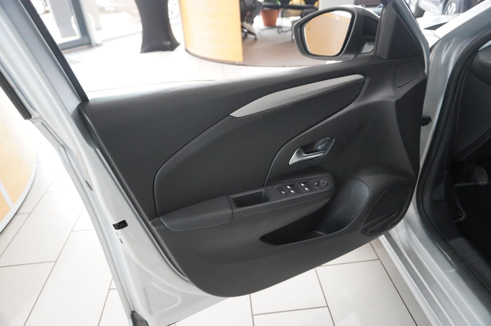 Fahrzeugabbildung Opel Corsa F 1.2 FACELIFT NAVI/LED/KAMERA/VIRTU./DAB+