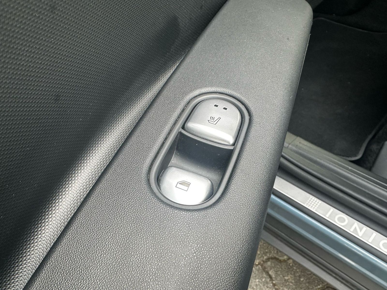 Fahrzeugabbildung Hyundai Ioniq 5 Techniq 4WD NAVI+LED+SHZ+KAMERA+ACC+WP+